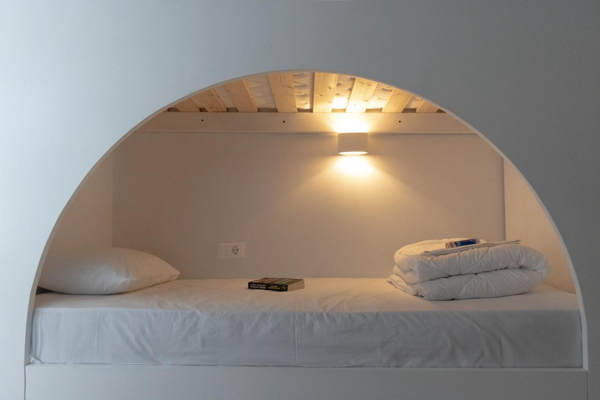 Central Hostel Oia Екстер'єр фото