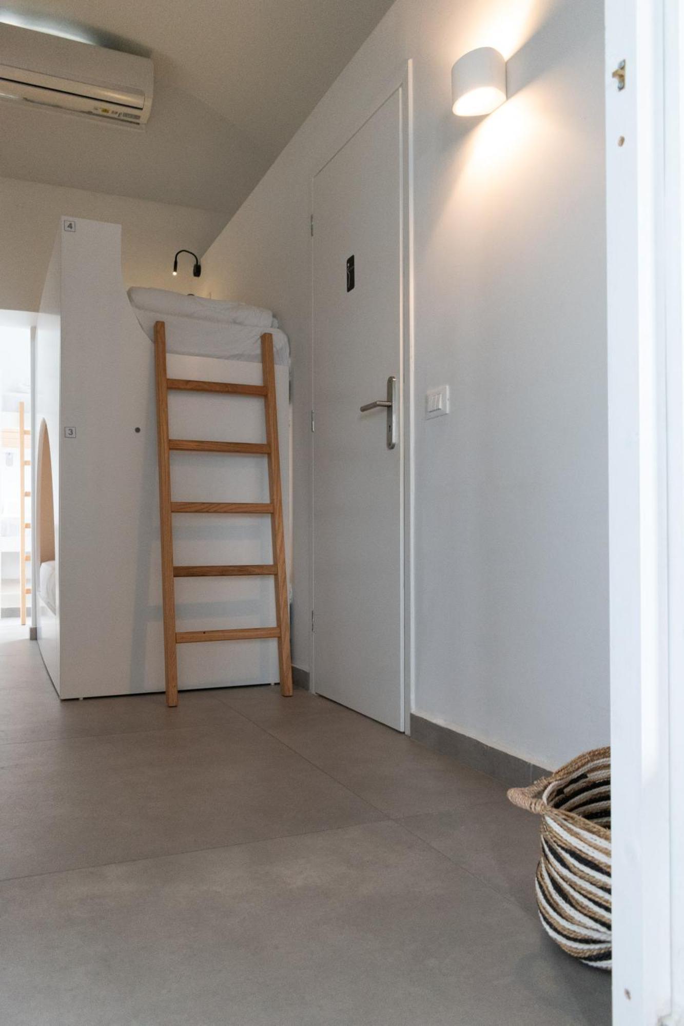 Central Hostel Oia Екстер'єр фото