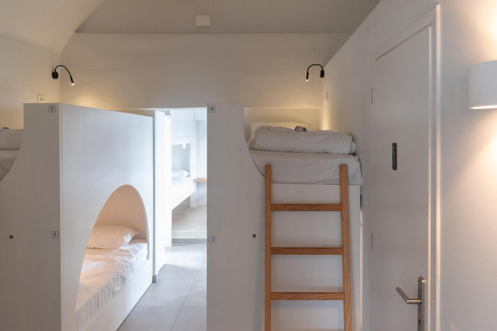Central Hostel Oia Екстер'єр фото