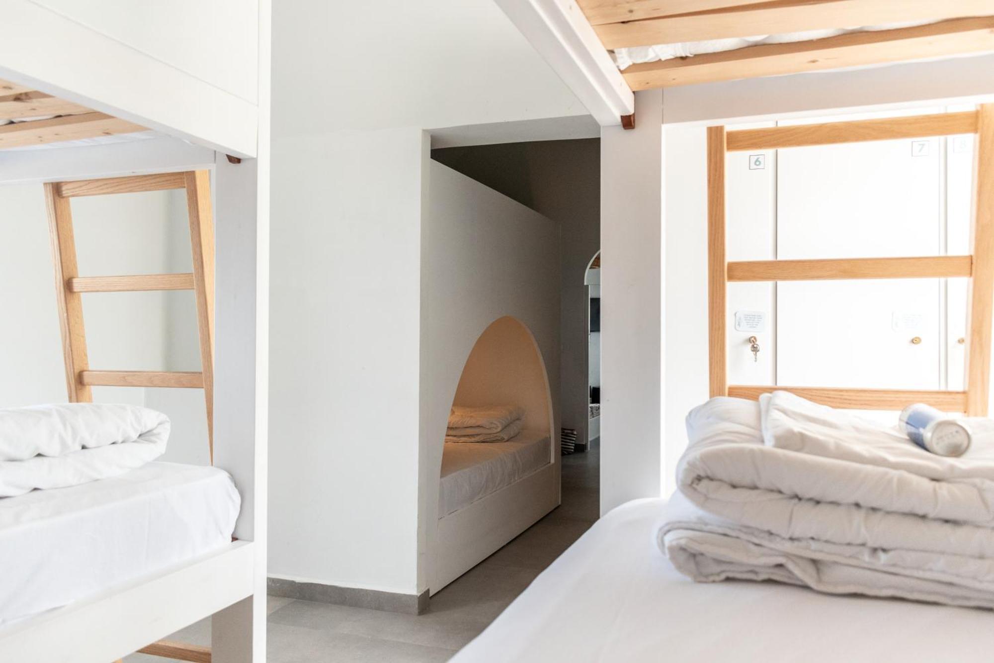 Central Hostel Oia Екстер'єр фото
