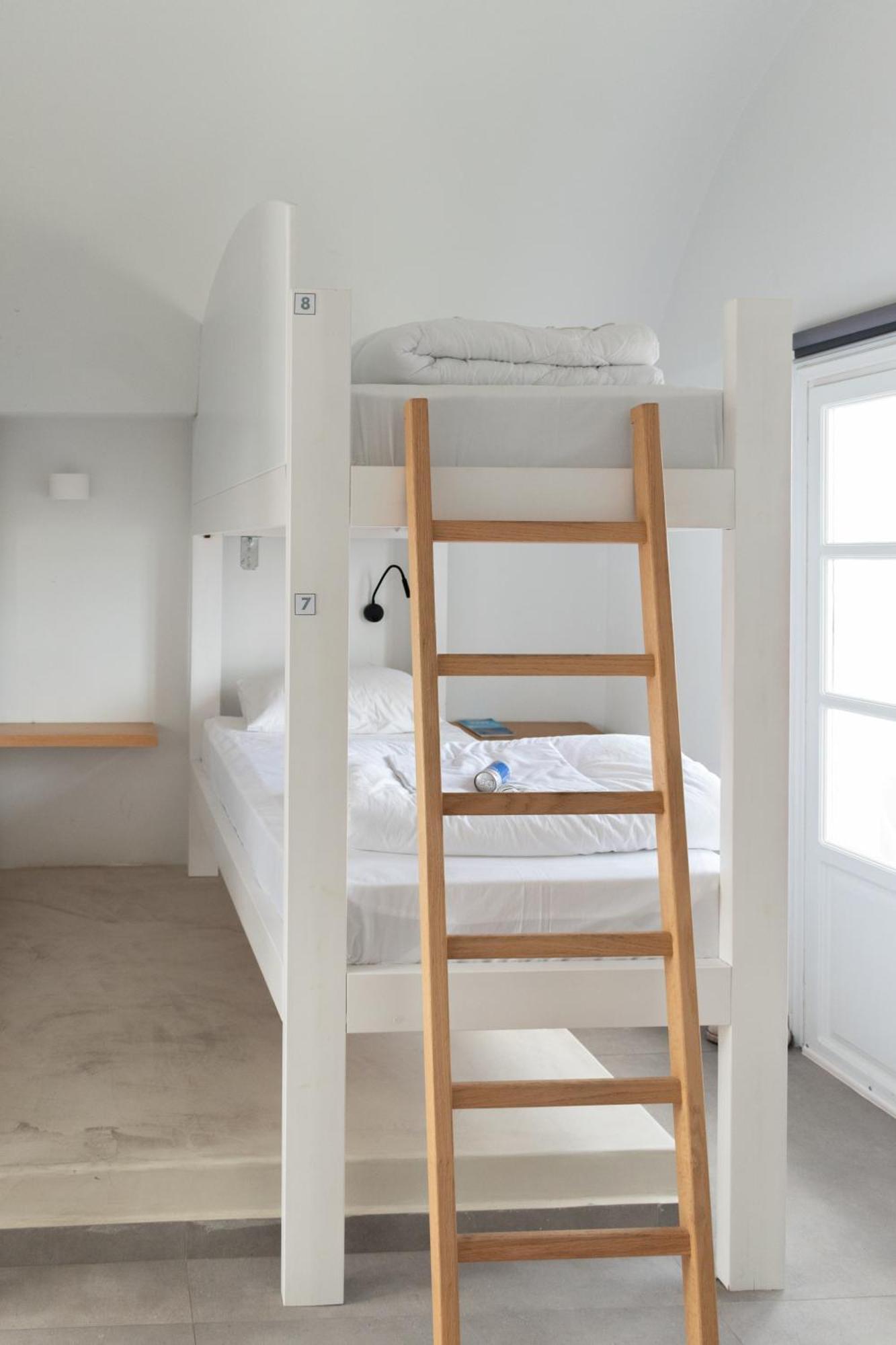 Central Hostel Oia Екстер'єр фото